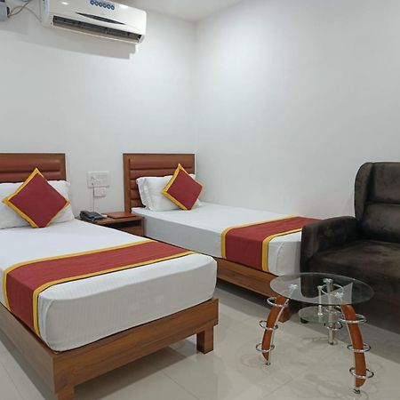 Hotel Executive Inn Hailakandi Exterior foto