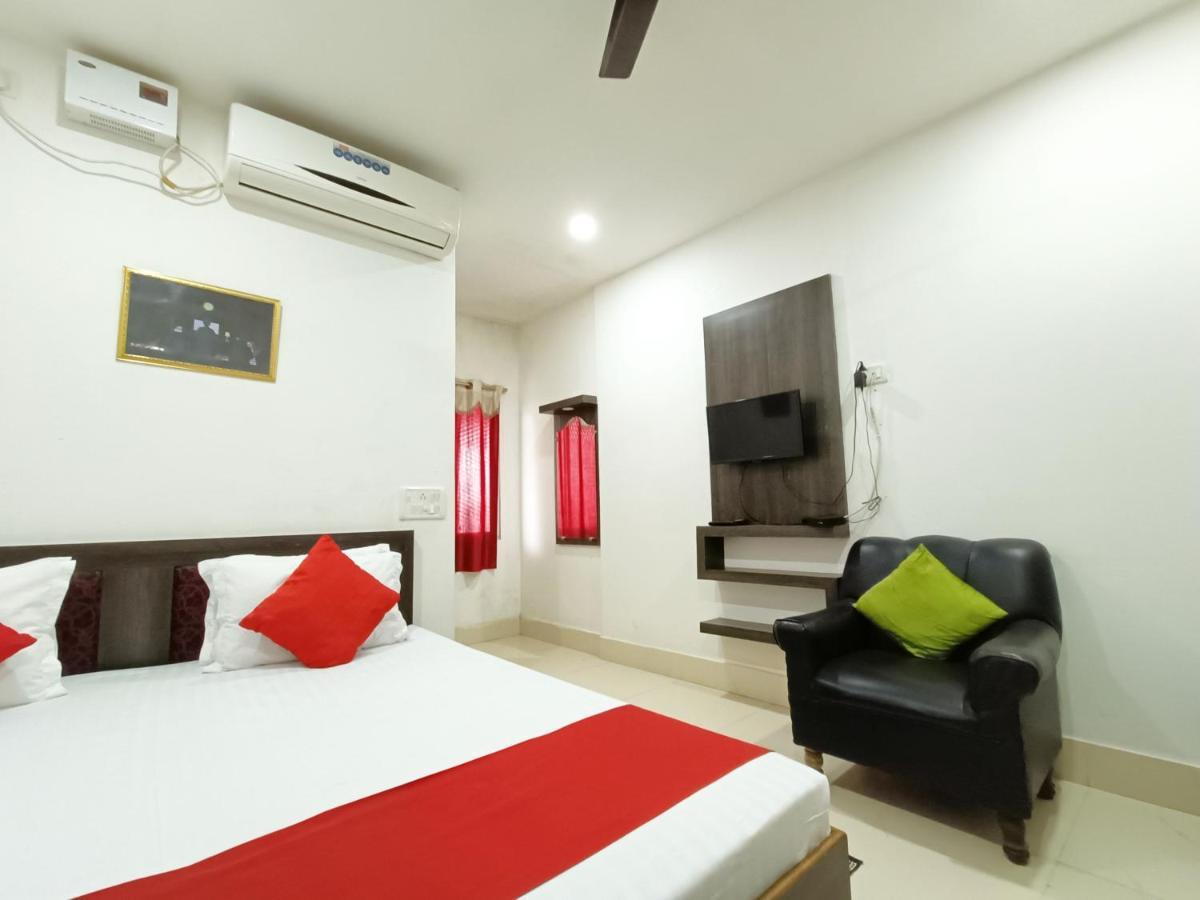 Hotel Executive Inn Hailakandi Exterior foto
