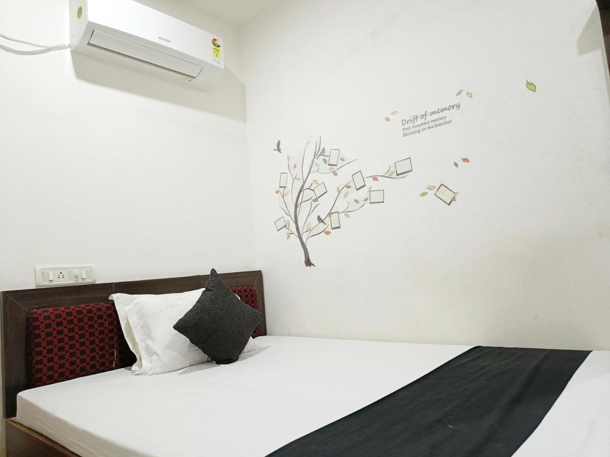 Hotel Executive Inn Hailakandi Exterior foto
