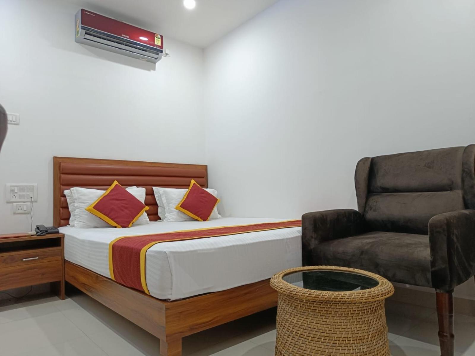 Hotel Executive Inn Hailakandi Exterior foto